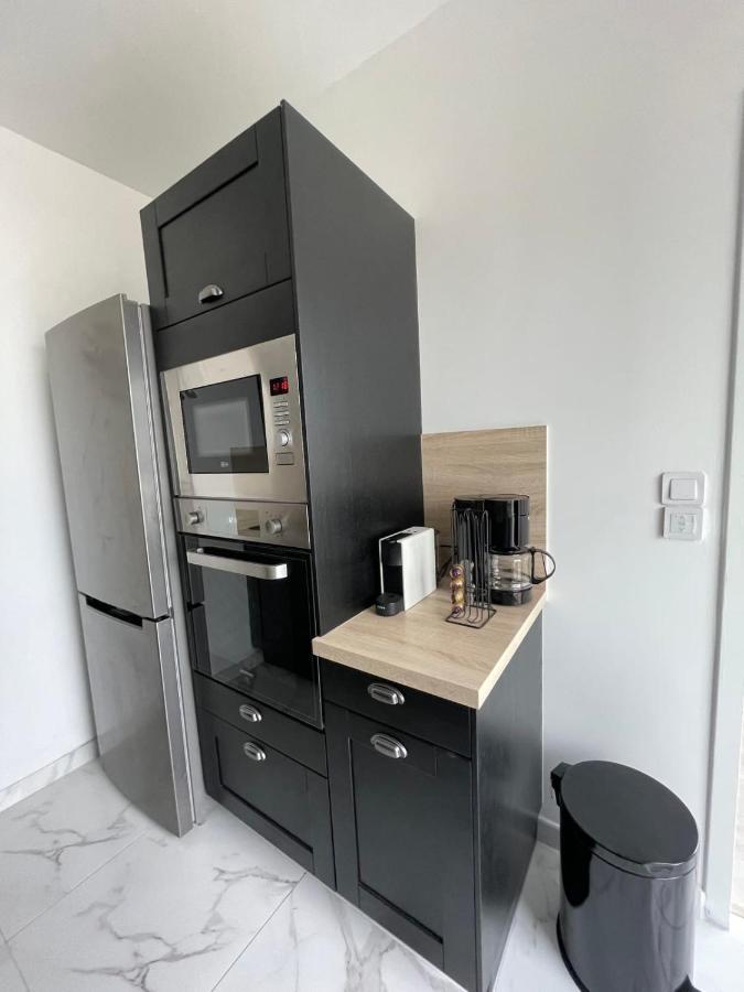 شقة Bright Nest - Open View - Residential Area لا روشيل المظهر الخارجي الصورة